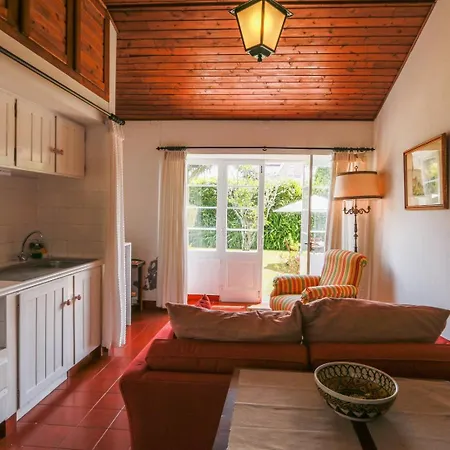 Guestready - Domus Adepta Charming W/ Garden Furnas (Azores)