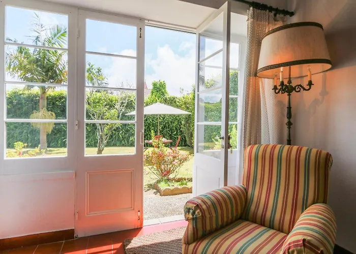 Dom wakacyjny Guestready - Domus Adepta Charming W/ Garden *