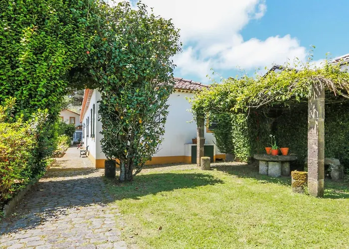 Dom wakacyjny Guestready - Domus Adepta Charming W/ Garden *